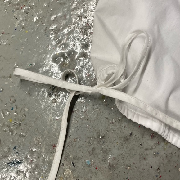 Abercrombie & Fitch White Cropped Button-Up Shirt with Drawstring Hem - Picture 3 of 4